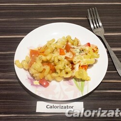 Макароны запеченные с овощами и сыром