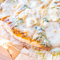 Пицца Четыре сыра в домашних условиях | Рецепт с фото пошаговый