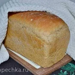 Хлеб пшенично-ржаной с мягким сыром и лавандой