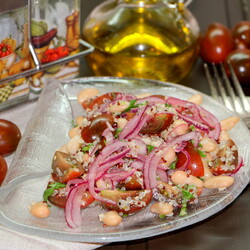 Перуанский салат из фасоли и киноа