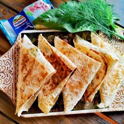 Треугольники из лаваша для пикника
