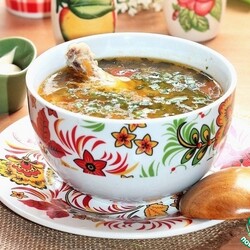 Рассольник с перловкой и солеными огурцами