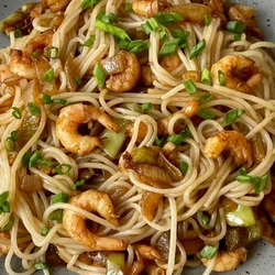 Рисовая лапша с креветками