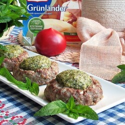 Мясные гнезда с ореховой начинкой