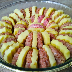 Потрясающе вкусный картофель с фаршем в духовке - umn1chka.ru