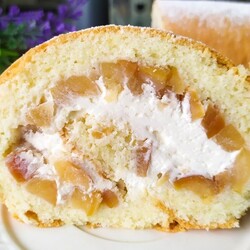 Яблочный рулет