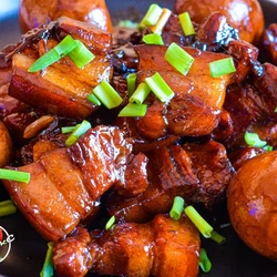 Томленая свиная грудинка по-китайски / 家常紅燒肉