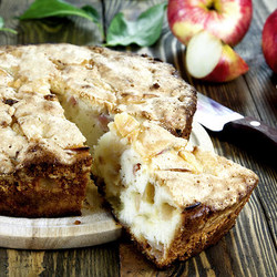 Шарлотка: рецепт восхитительного пирога из яблок от Сергея Жукова - 7Дней.ру