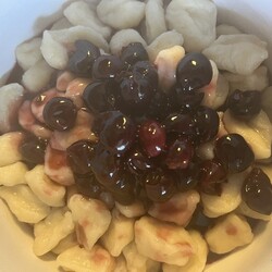 Галушки с вишней