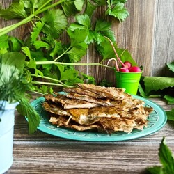 Виноградные листья, фаршированные ветчиной и сыром