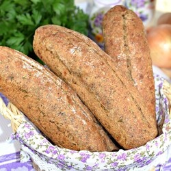 Мини-багеты с жареным луком