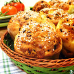 Сырные булочки с томатами и розмарином