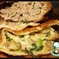 Чебуреки с мясом и с грибами и сыром