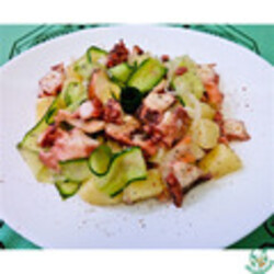 Осьминог с картофелем "Почти салат"