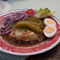 Варить долго, солить в конце. 5 секретов приготовления идеального холодца