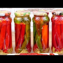 Острый маринованный перец в кисло-сладкой заливке