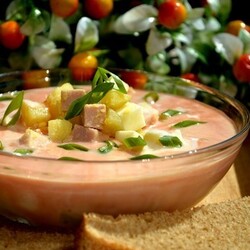 Томатный холодный суп с карбонадом