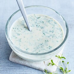 Joghurt-Dressing – für alle Salate geeignet