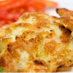 Домашние рубленые котлеты из куриных грудок: получаются сочными и готовятся всего из 6 ингредиентов | sm-news.ru