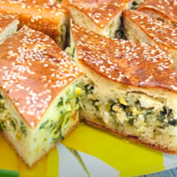 заливной пирог с луком и яйцом