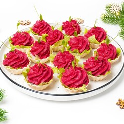 Селедка под шубой в тарталетках на Новый год - рецепт с фото и видео пошагово | Меню недели