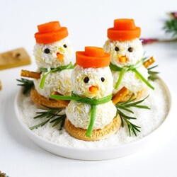 Закуска Снеговики к новогоднему столу? рецепт с видео и фото пошагово | Меню недели