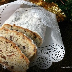 Дрезденский штоллен. Ингредиенты: сахар, сливочное масло, пшеничная мука