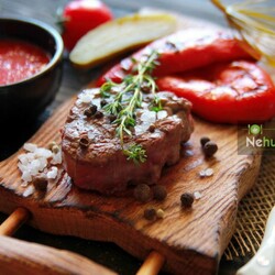 Cтейк из говяжьей вырезки с перцами-гриль