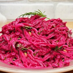 Салат "Незабудка": Простой в приготовлении и очень вкусный, отлично подходит на каждый день | Карамелька | Пульс Mail.ru