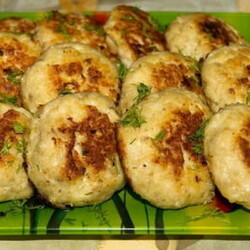 Рыбные котлеты с гречкой.