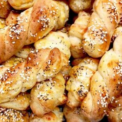 Большие солоные печеньки