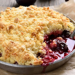 Рецепт дня: сливовый крэмбл, который тает во рту