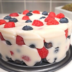 Ягодный торт без выпекания. Простой рецепт приготовления за 15 минут | Поварёшка | Пульс Mail.ru