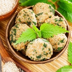 Биточки с крапивой  «Дикие лебеди» - Рецепты от Daily-menu.ru - Daily-menu.ru