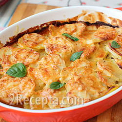 Картошка, запеченная в сметане в духовке