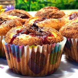 Кексы на сметане со сливой