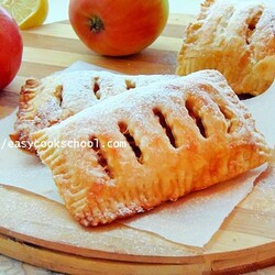 Слойки с яблоками из слоеного теста
