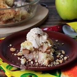 Яблочный крамбл