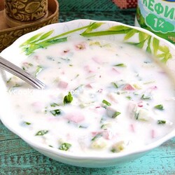 Окрошка рецепт классическая с колбасой на кефире