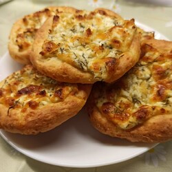 Сырно-чесночные булочки