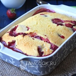 Клафути с клубникой