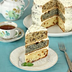 Торт с маком, орехами и изюмом