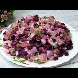 Салат свекла с селедкой