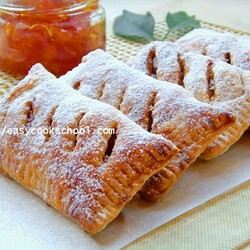 Слойки с вареньем