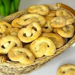 Сахарные творожные крендельки печенье