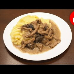 Бефстроганов с грибами