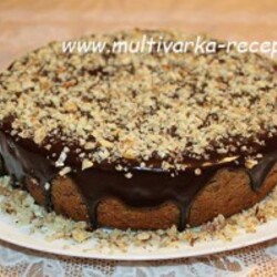 Постный торт с изюмом и орехами в мультиварке