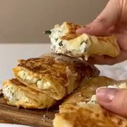 Творожные слоечки с зеленью из лаваша