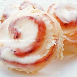 Творожные завитушки в сметанной заливке