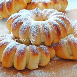 Булочки с вареной сгущенкой: рецепт с фото